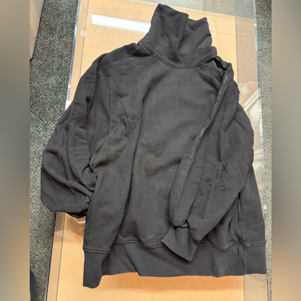 LIT Black sweatshirt
